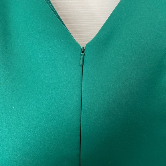 Emerald Green Gown - Picture 5 of 6